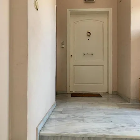 Christina_apt * La Canea